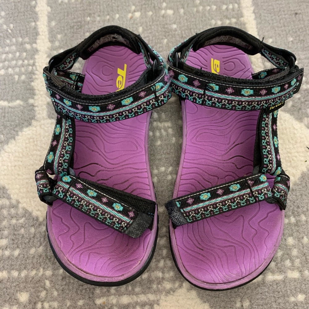 Girls size 13 tevas